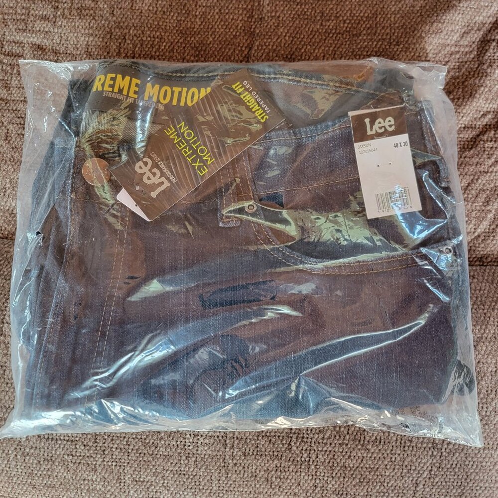 Lee Jeans Extreme Motion Straight Leg